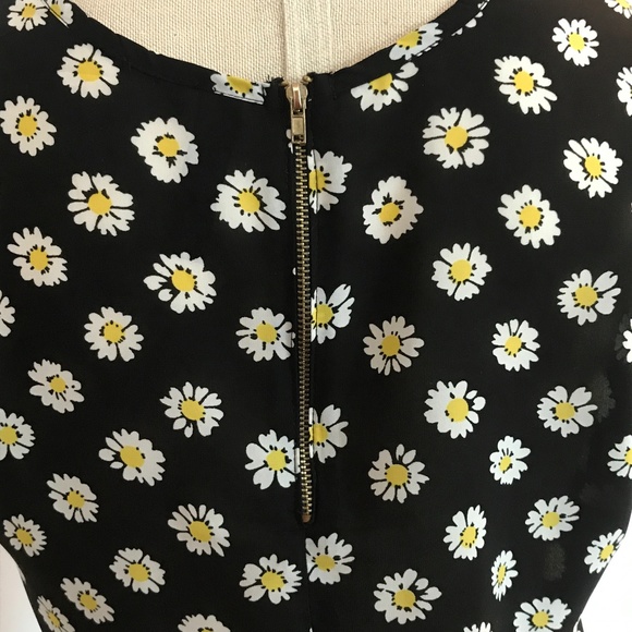 Fun & Flirt Daisy print chiffon t shirt - 3/25$ - Picture 6 of 8